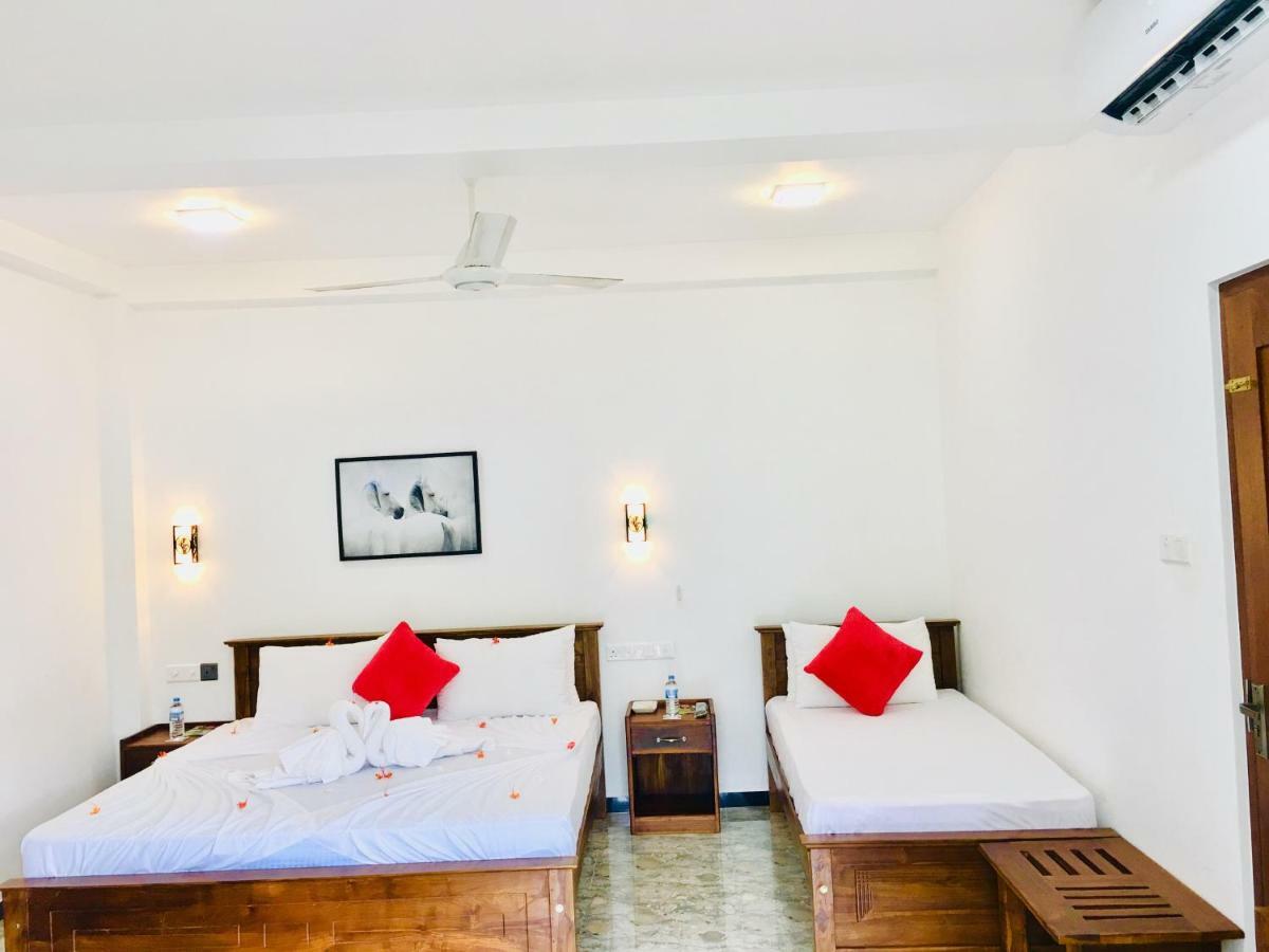 Jenushi Homestay Kandy Exterior foto