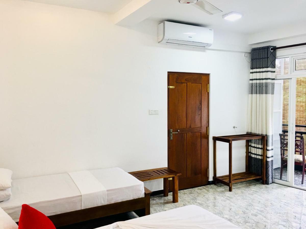 Jenushi Homestay Kandy Exterior foto