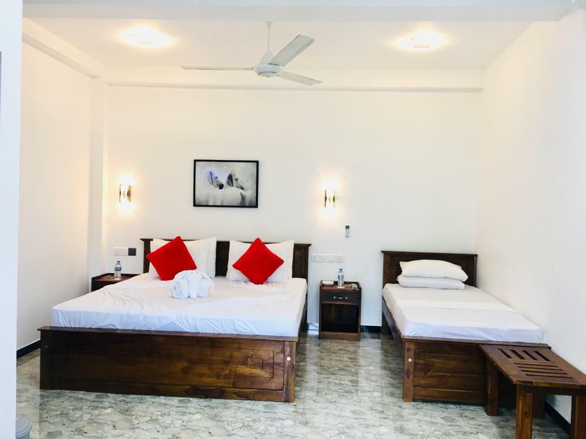 Jenushi Homestay Kandy Exterior foto